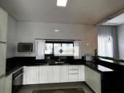 Casa com 3 dormitórios à venda, 139 m² por R$...
