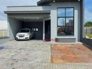 Casa com 3 dormitórios à venda, 140 m² por R$...