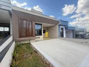 Casa com 3 dormitórios à venda, 140 m² por R$...