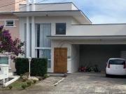 Casa com 3 dormitórios à venda, 140 m² por R$...