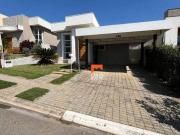 Casa com 3 dormitórios à venda, 145 m² por R$...