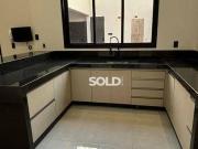 Casa com 3 dormitórios à venda, 148 m² por R$ 750.000...
