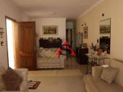 Casa com 3 dormitórios à venda, 150 m² por R$...