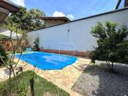 Casa com 3 dormitórios à venda, 150 m² por R$...