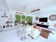 Casa com 3 dormitórios à venda, 150 m² por R$...