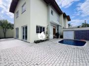 Casa com 3 dormitórios à venda, 150 m² por R$...