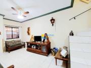 Casa próximo à praia com sacada — Astúrias — Guarujá