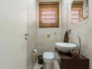 Casa com 3 dormitórios à venda, 151 m² por R$...