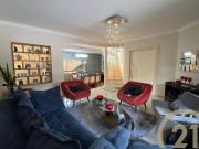 Casa com 3 dormitórios à venda, 154 m² por R$... Casa com 3 dormitórios à venda, 154 m² por R$...