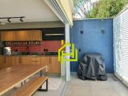 Casa com 3 dormitórios à venda, 156 m² por R$...