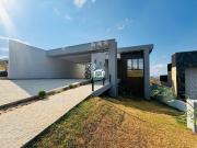 Casa com 3 dormitórios à venda, 157 m² por R$...