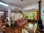 Casa com 3 dormitórios à venda, 157 m² por R$...