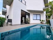 Casa com 3 dormitórios à venda, 160 m² por R$...