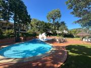 Casa com 3 dormitórios à venda, 160 m² por R$...