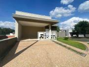 Casa com 3 dormitórios à venda, 163 m² por R$...