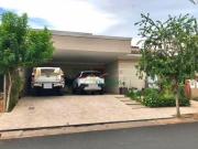 Casa com 3 dormitórios à venda, 165 m² por R$...