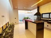 Casa com 3 dormitórios à venda, 166 m² por R$...