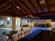 Casa com 3 dormitórios à venda, 170 m² por R$...