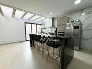Casa com 3 dormitórios à venda, 172 m² por R$ 1.450.000...
