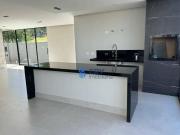 Casa com 3 dormitórios à venda, 174 m² por R$...