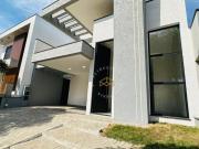 Casa com 3 dormitórios à venda, 175 m² Parque Brasil 500...