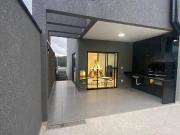 Casa com 3 dormitórios à venda, 175 m² por R$...