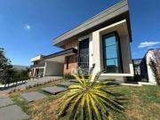 Casa com 3 dormitórios à venda, 179 m² por R$...