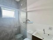 Casa com 3 dormitórios à venda, 180 m² por R$...