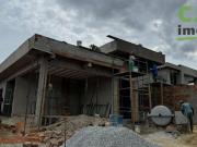 Casa com 3 dormitórios à venda, 180 m² por R$...