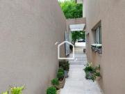 Casa com 3 dormitórios à venda, 180 m² por R$...