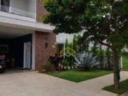 Casa com 3 dormitórios à venda, 180 m² por R$...