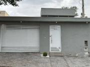 Casa com 3 dormitórios à venda, 180 m² por R$...