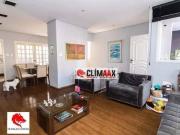 Casa com 3 dormitórios à venda, 180 m² por R$...