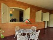 Casa com 3 dormitórios à venda, 180 m² por R$...