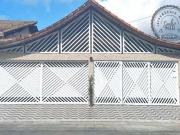 Casa com 3 dormitórios à venda, 180 m² por R$...