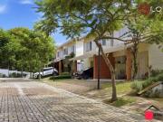 Casa com 3 dormitórios à venda, 182 m² por R$...