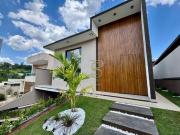 Casa com 3 dormitórios à venda, 182 m² por R$...