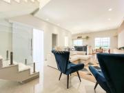 Casa com 3 dormitórios à venda, 184 m² por R$...