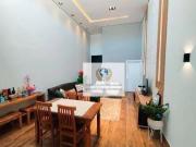 Casa com 3 dormitórios à venda, 185 m² por R$...