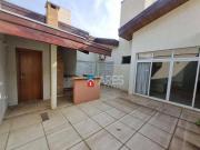 Casa com 3 dormitórios à venda, 189 m² por R$...