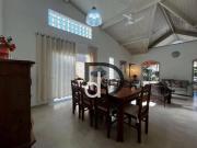 Casa com 3 dormitórios à venda, 190 m² por R$...