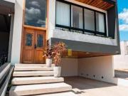 Casa com 3 dormitórios à venda, 194 m² por R$...