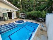 Casa com 3 dormitórios à venda, 194 m² por R$...