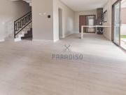 Casa com 3 dormitórios à venda, 194 m² por R$...