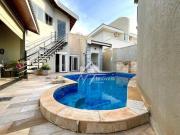 Casa com 3 dormitórios à venda, 197 m² por R$...