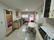 Casa com 3 dormitórios à venda, 200 m² por R$...