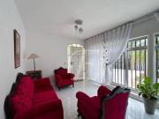 Casa com 3 dormitórios à venda, 200 m² por R$...