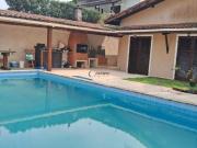 Casa com 3 dormitórios à venda, 200 m² por R$...