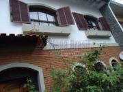 Casa com 3 dormitórios à venda, 200 m² por R$...