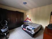 Casa com 3 dormitórios à venda, 200 m² por R$...